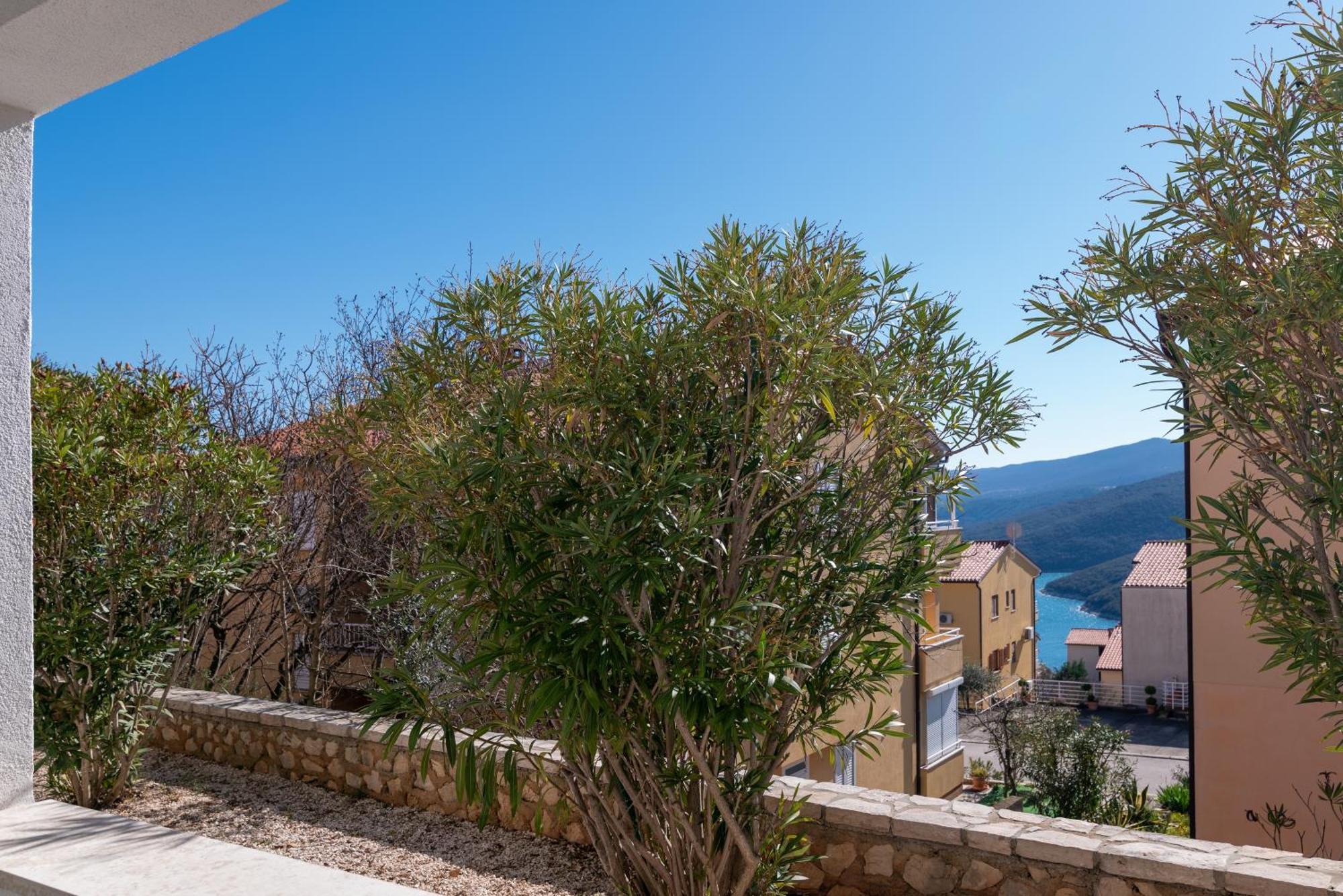 Apartments With A Parking Space Rabac, Labin - 6464 外观 照片